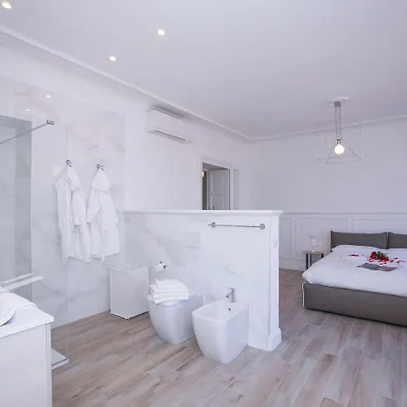 Royale Apartment